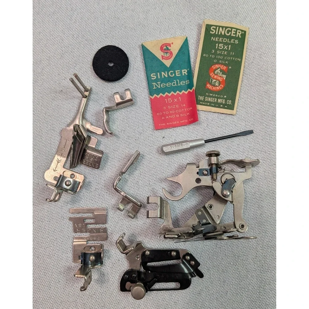 Singer Sewing Machine Attachments 160809 Vintage Green Box  Metal Feet Needles